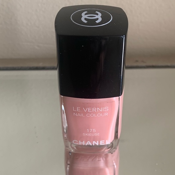 CHANEL Le Vernis Nail Lacquer Skieuse #175- NEW/NO BOX/ READ! - Picture 2 of 2